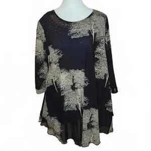 Elegant Black and Cream Women's Top